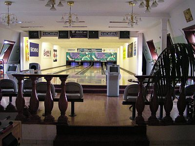 Bowling i Hotel Polus, nära huvudvägar